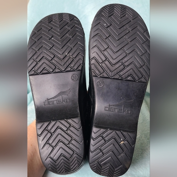 Dansko Black Patent Clogs - Picture 12 of 12